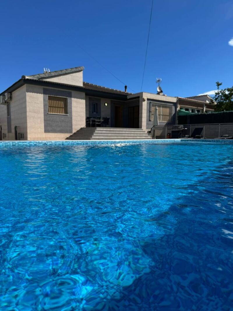 Villa til salgs i Torrevieja, Alicante