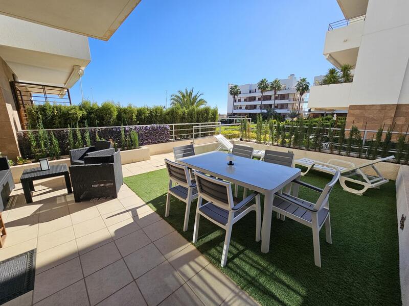 Villa till salu i La Zenia, Alicante