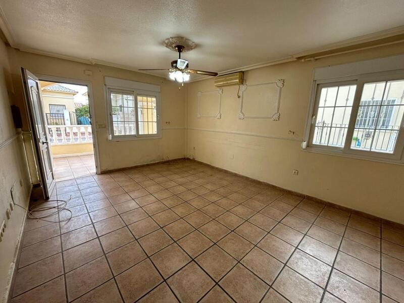 2 Cuarto Villa en venta