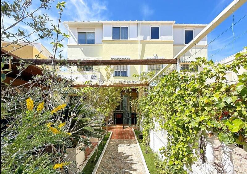 4 bedroom Villa for sale