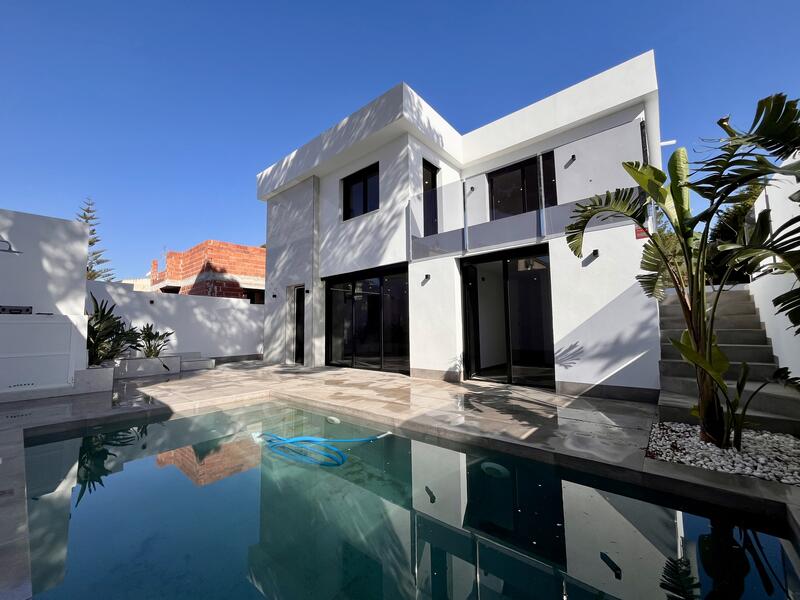 Villa for sale in Los Balcones, Alicante