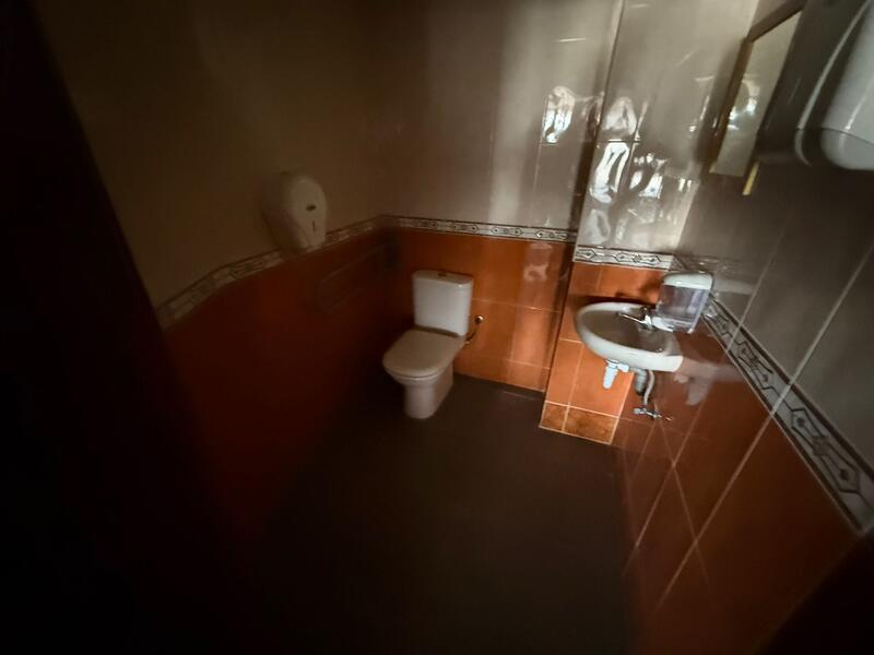 2 Cuarto Local Comercial en venta