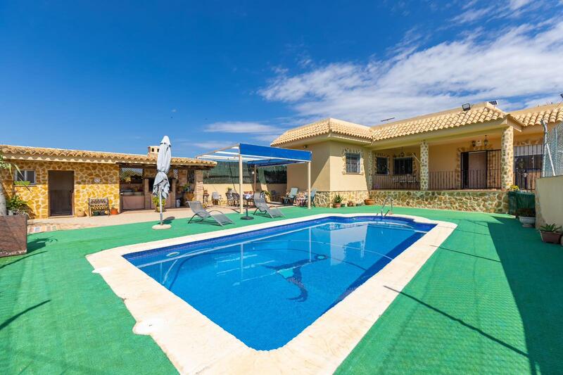 Villa for sale in La Zenia, Alicante