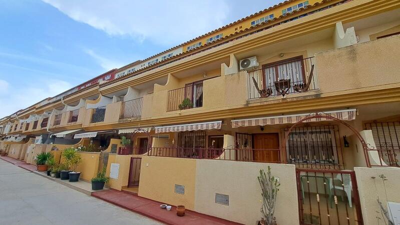 Villa til salg i Torrevieja, Alicante