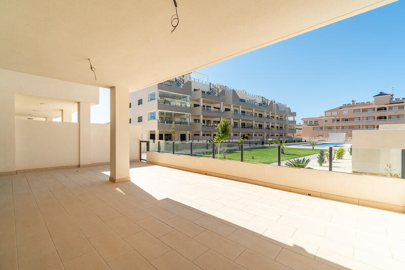 Villa for sale in La Zenia, Alicante