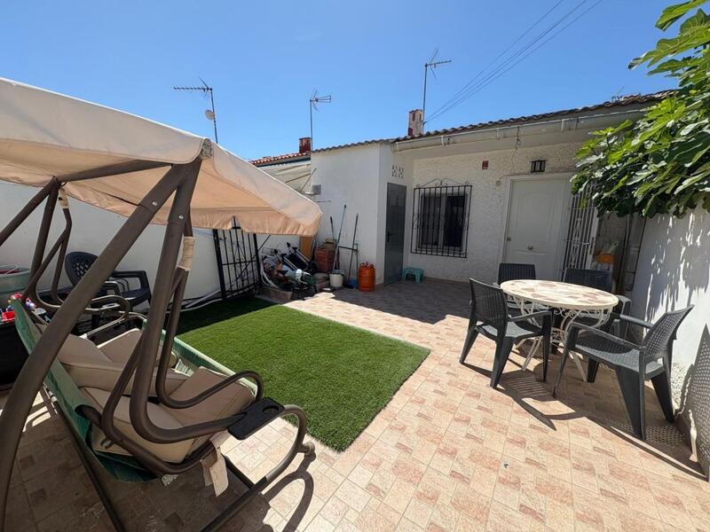 Villa til salg i Torrevieja, Alicante