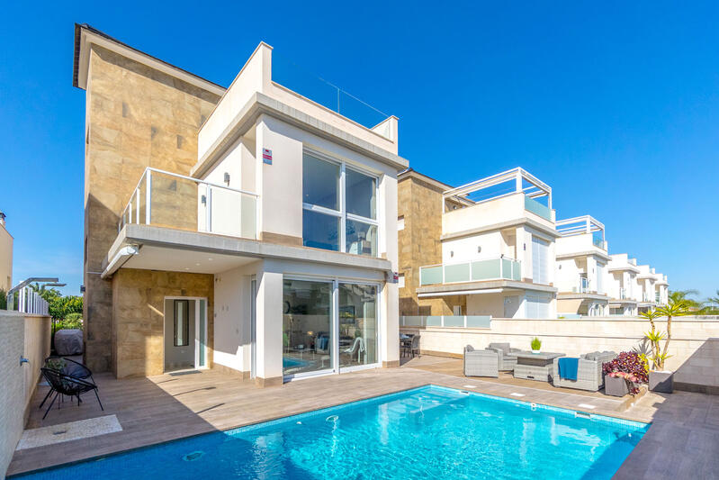 Villa til salg i Torrevieja, Alicante