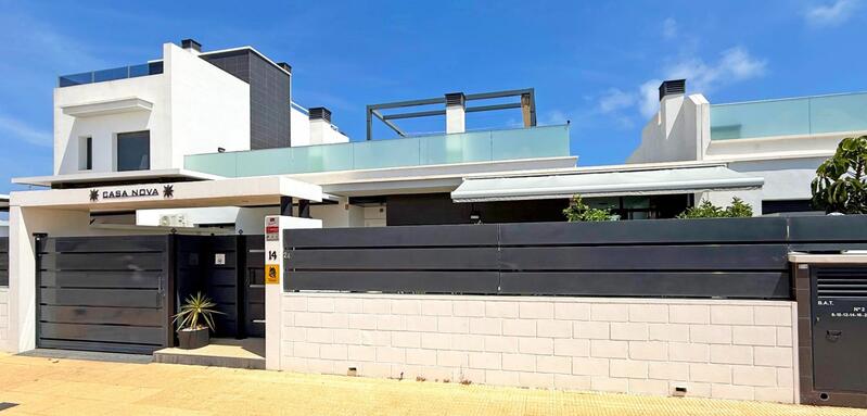 Villa zu verkaufen in Cabo Roig, Alicante