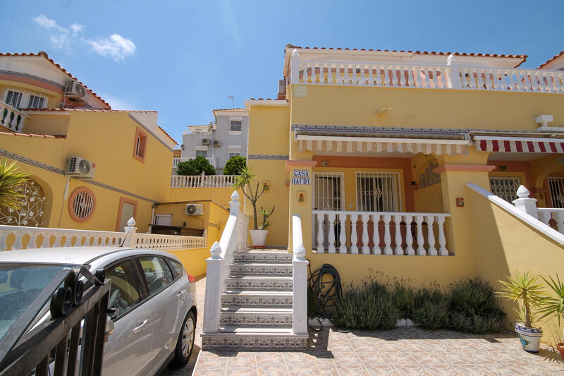 вилла продается в Villamartin, Alicante