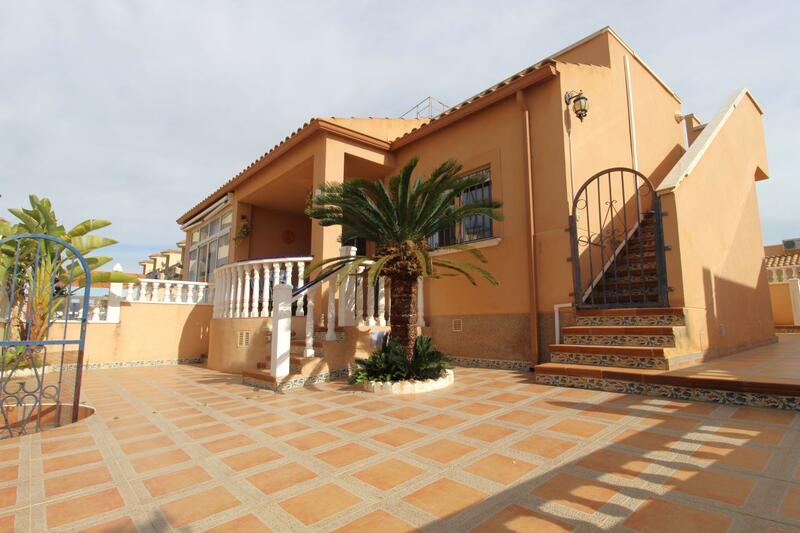 Villa à vendre dans Playa Flamenca, Alicante