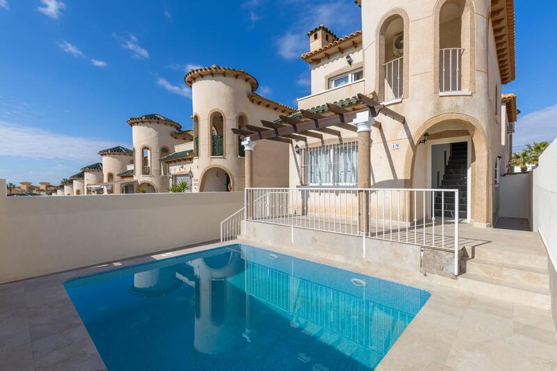 5 bedroom Villa for sale