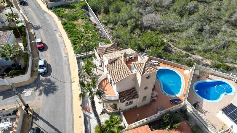 Villa à vendre dans Villamartin, Alicante