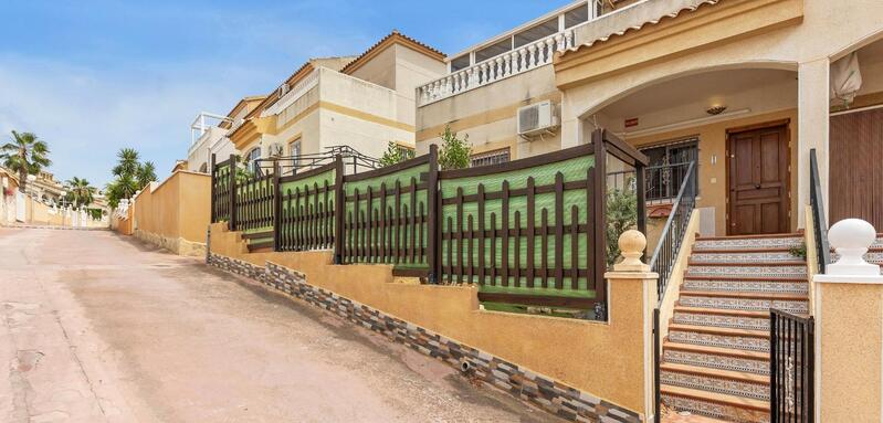 Villa til salgs i Playa Flamenca, Alicante