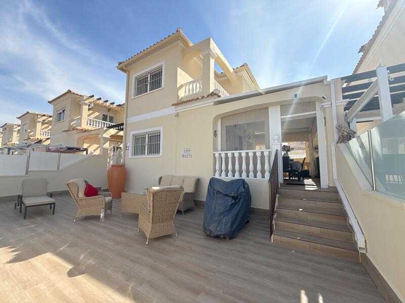 вилла продается в Cabo Roig, Alicante