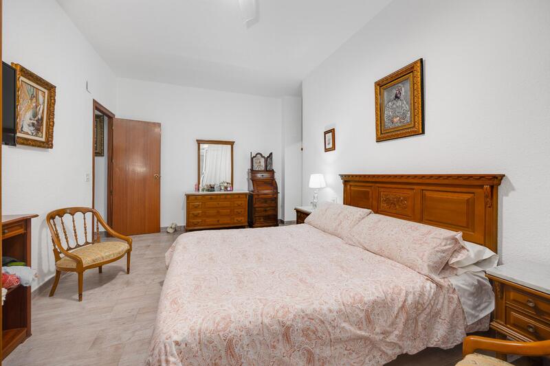 4 bedroom Apartment for sale