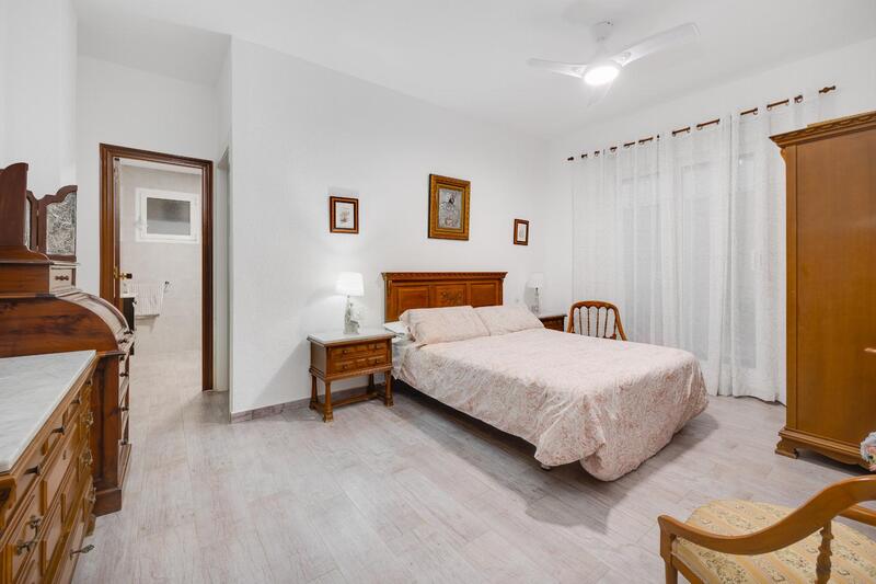 4 bedroom Apartment for sale