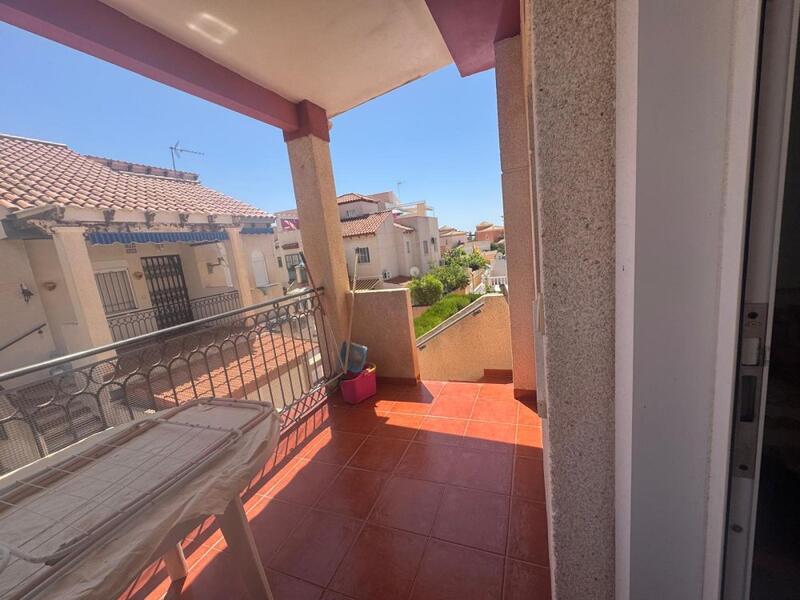 Villa en venta en La Zenia, Alicante