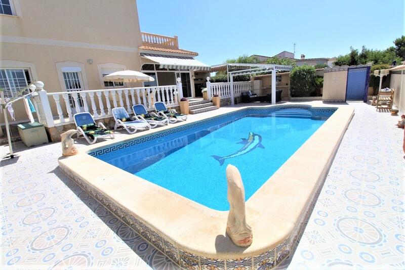 Villa for sale in Torrevieja, Alicante