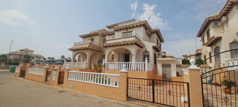 Villa till salu i Cabo Roig, Alicante