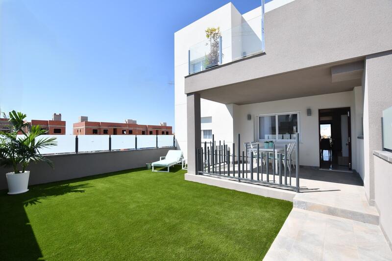 Villa til salgs i Villamartin, Alicante