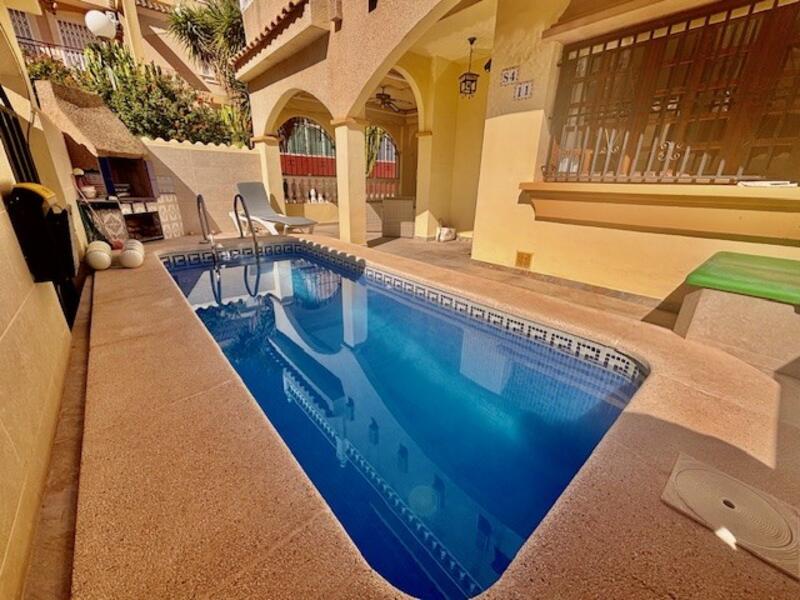 Villa til salgs i Playa Flamenca, Alicante