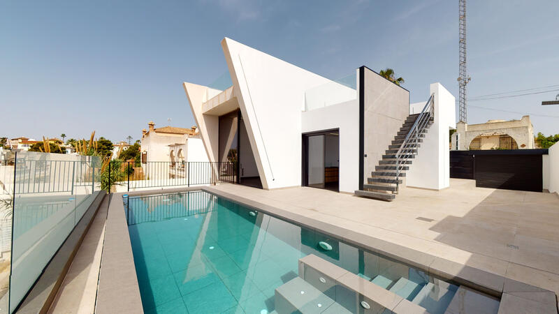 Villa en venta en Los Balcones, Alicante