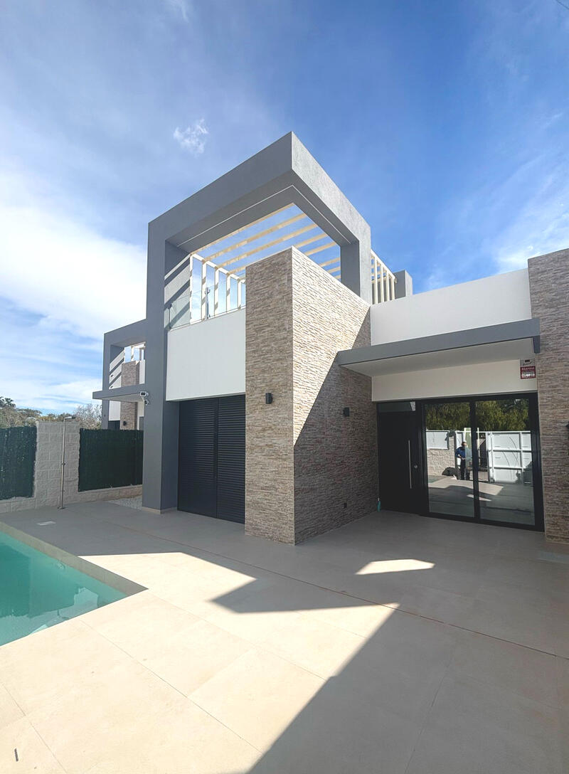 Villa til salg i La Marina, Alicante