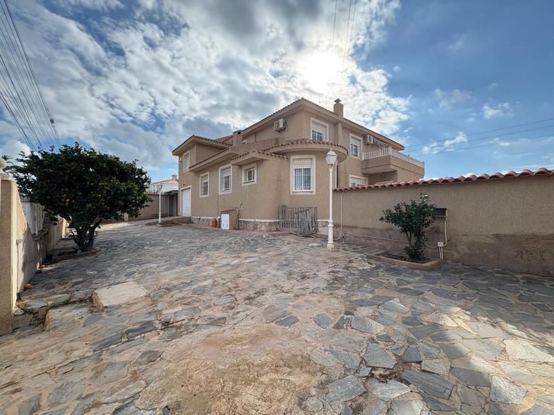 5 slaapkamer Villa Te koop