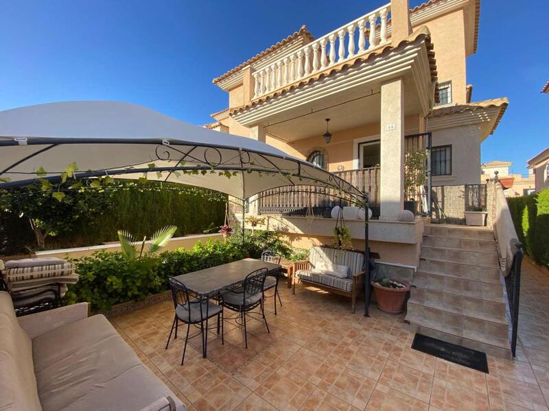 Villa zu verkaufen in Playa Flamenca, Alicante