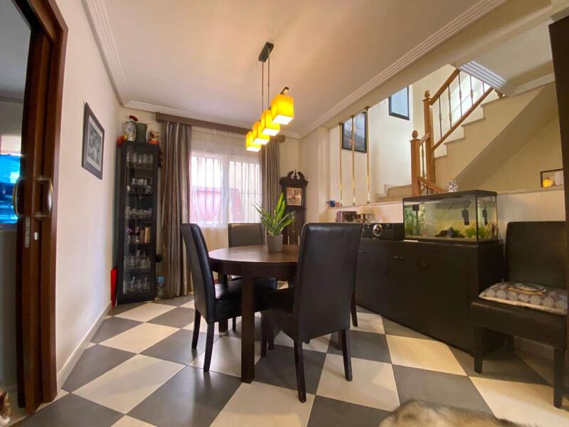 4 Schlafzimmer Villa zu verkaufen