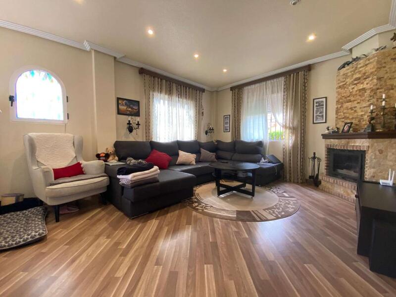 4 Schlafzimmer Villa zu verkaufen