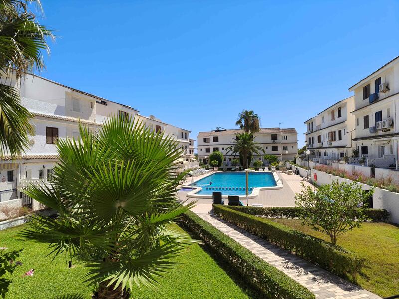 вилла продается в Playa Flamenca, Alicante