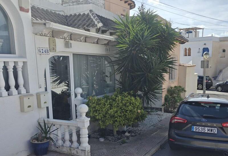 Villa zu verkaufen in Villamartin, Alicante