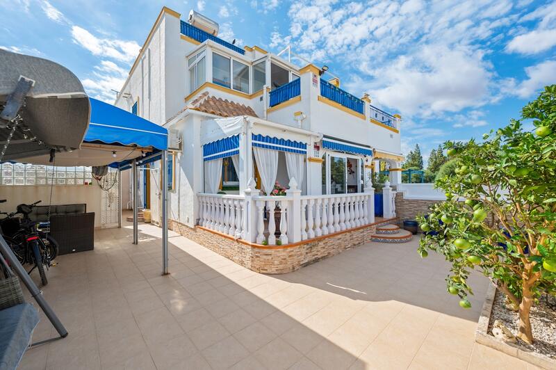 Villa til salgs i Torrevieja, Alicante