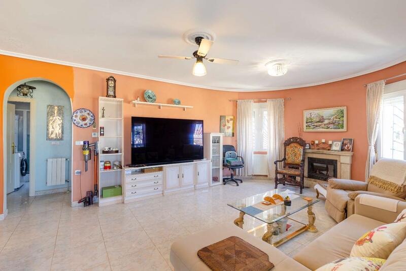 3 Schlafzimmer Villa zu verkaufen 3 Schlafzimmer Villa zu verkaufen