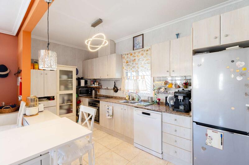 3 Schlafzimmer Villa zu verkaufen 3 Schlafzimmer Villa zu verkaufen