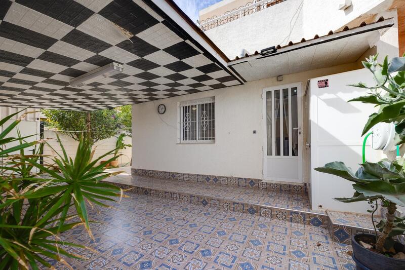 2 Cuarto Villa en venta