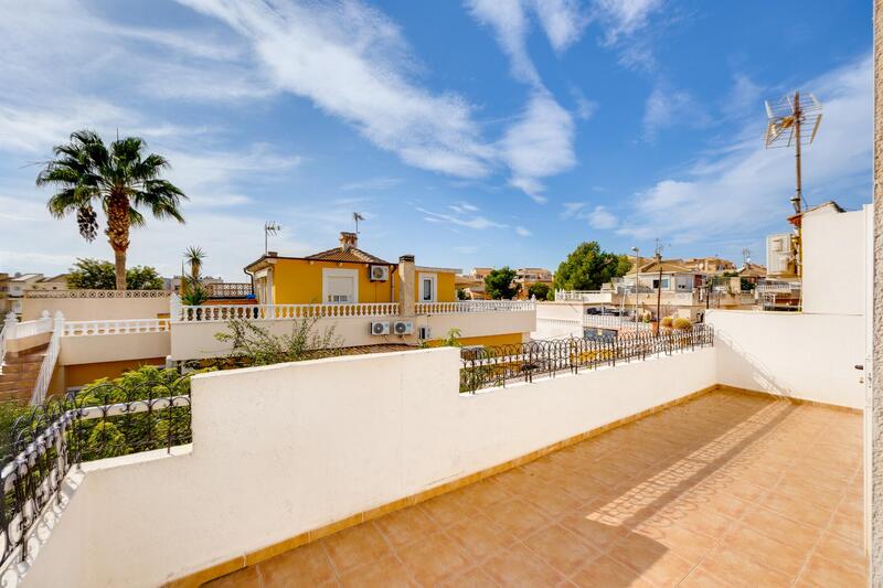2 Cuarto Villa en venta