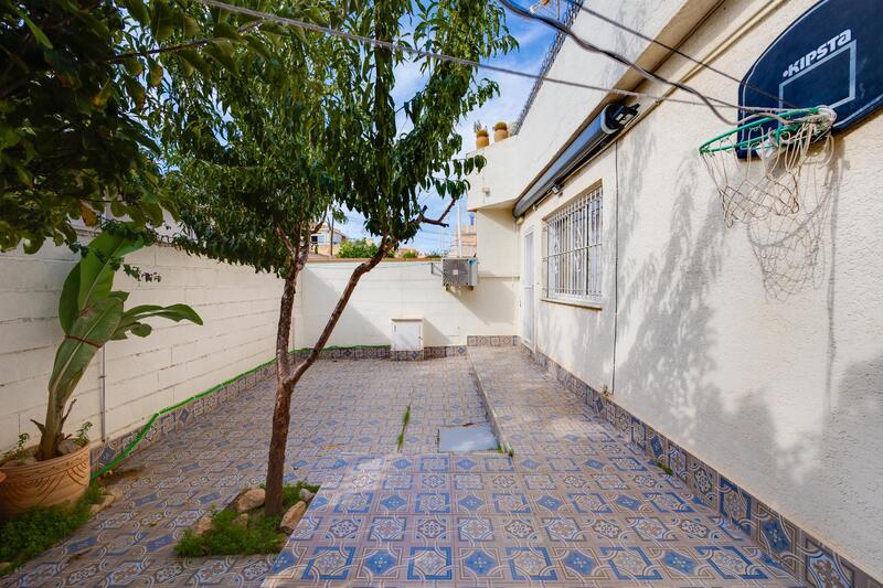 2 Cuarto Villa en venta