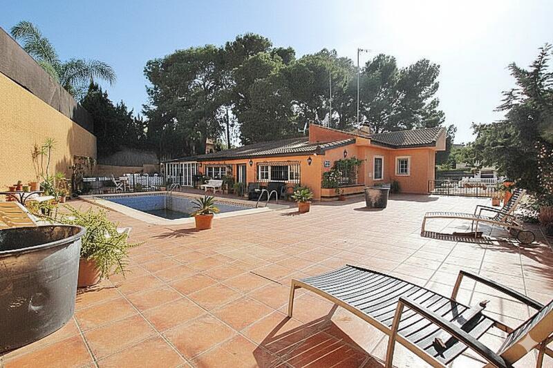 Villa Te koop in Torrevieja, Alicante