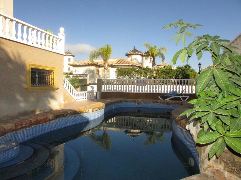 4 bedroom Villa for sale