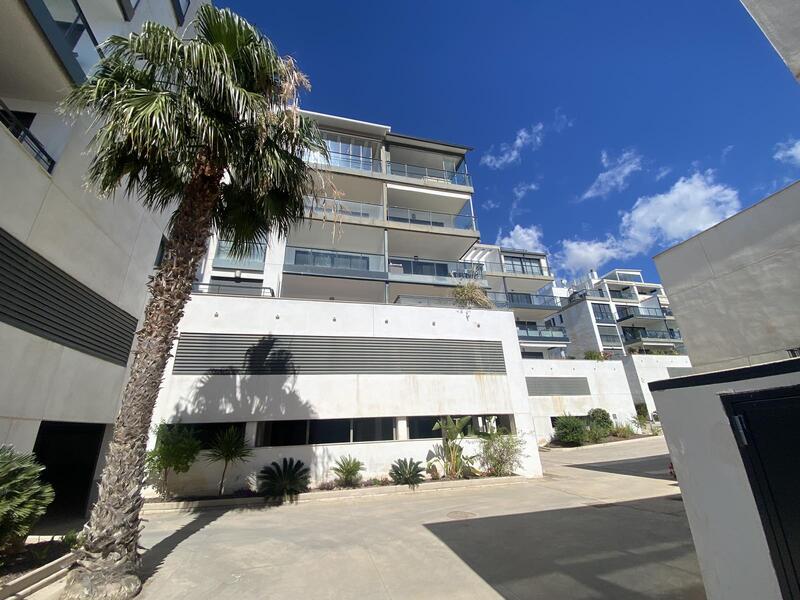 3 спальная комната квартира продается