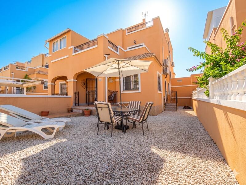 Villa till salu i Playa Flamenca, Alicante