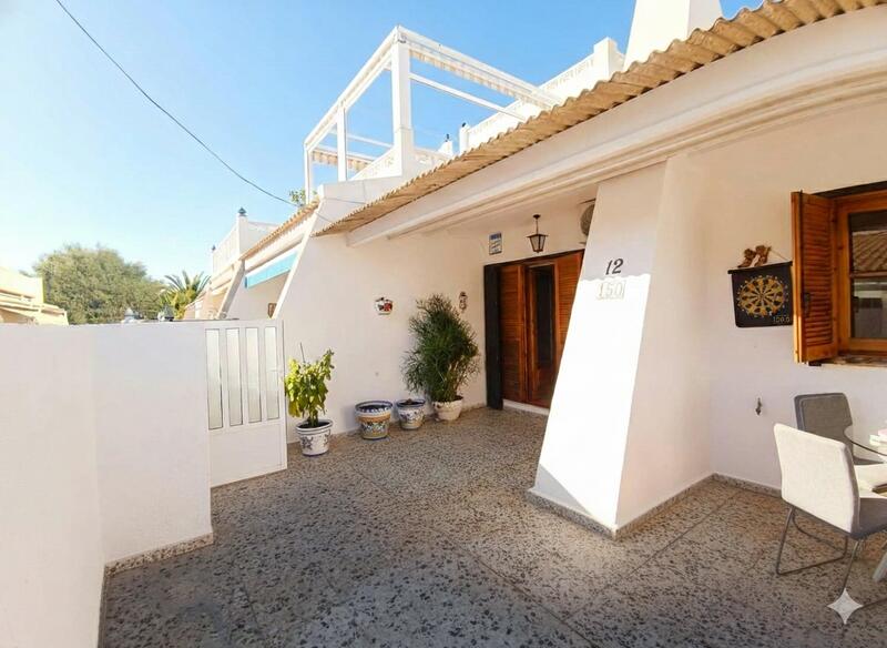 Villa til salgs i Playa Flamenca, Alicante