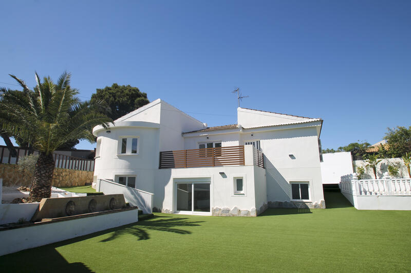 Villa zu verkaufen in Los Balcones, Alicante