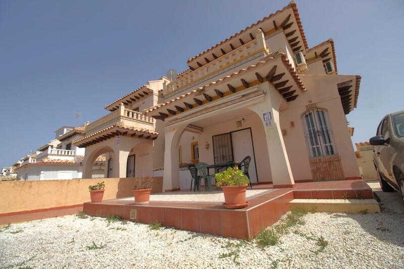 Villa til salg i Cabo Roig, Alicante