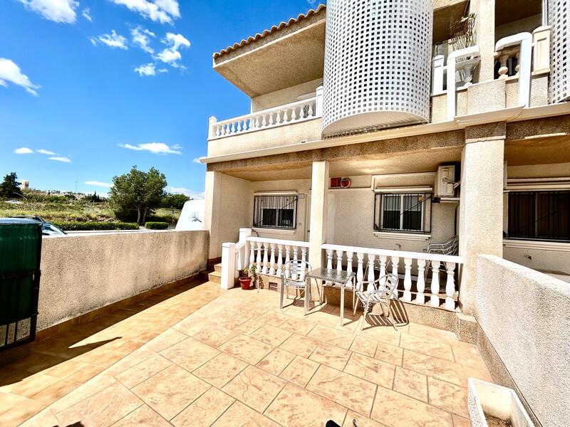 Villa en venta en Villamartin, Alicante Villa en venta en Villamartin, Alicante