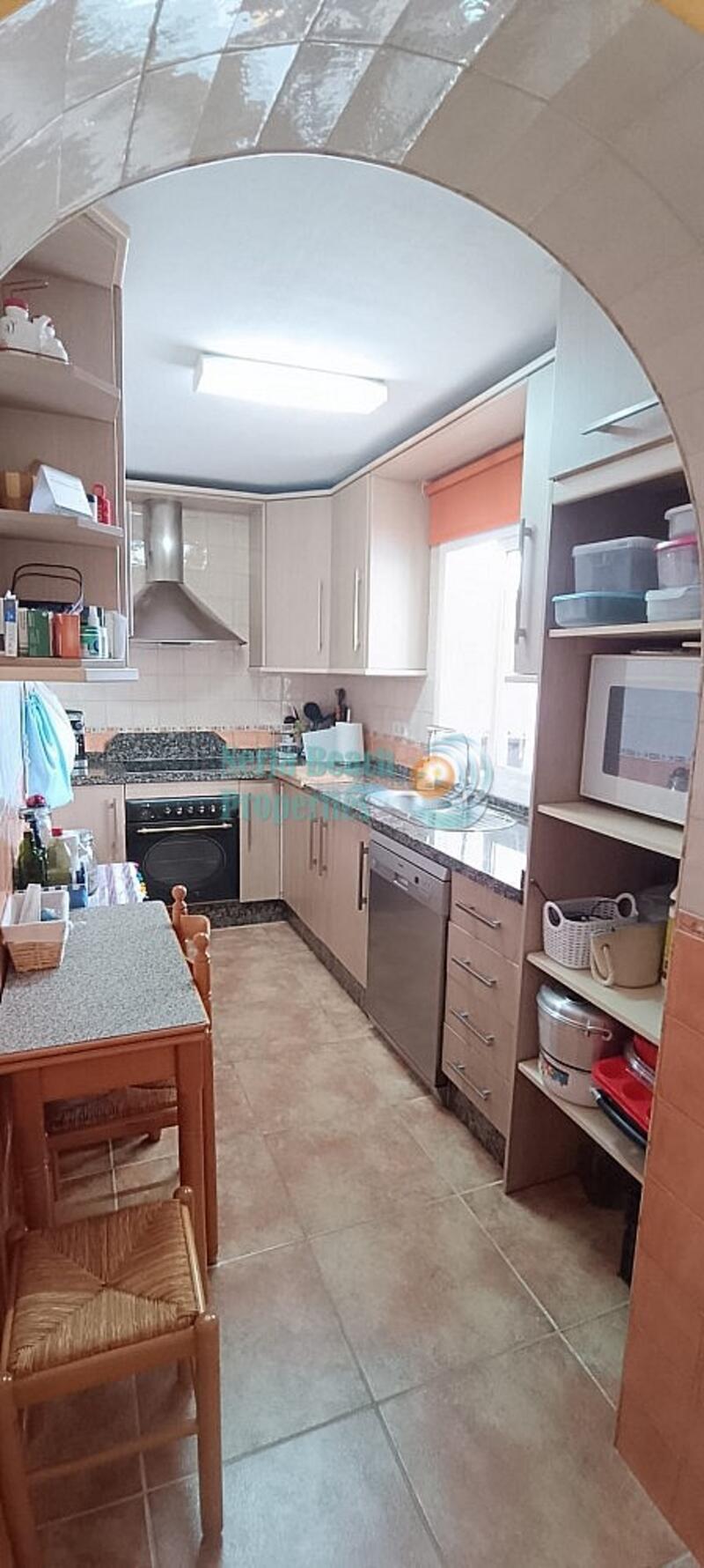 3 спальная комната вилла продается