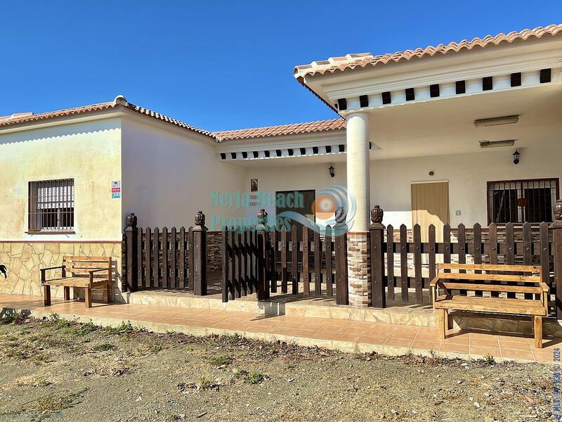 Townhouse for sale in Almayate Alto, Málaga