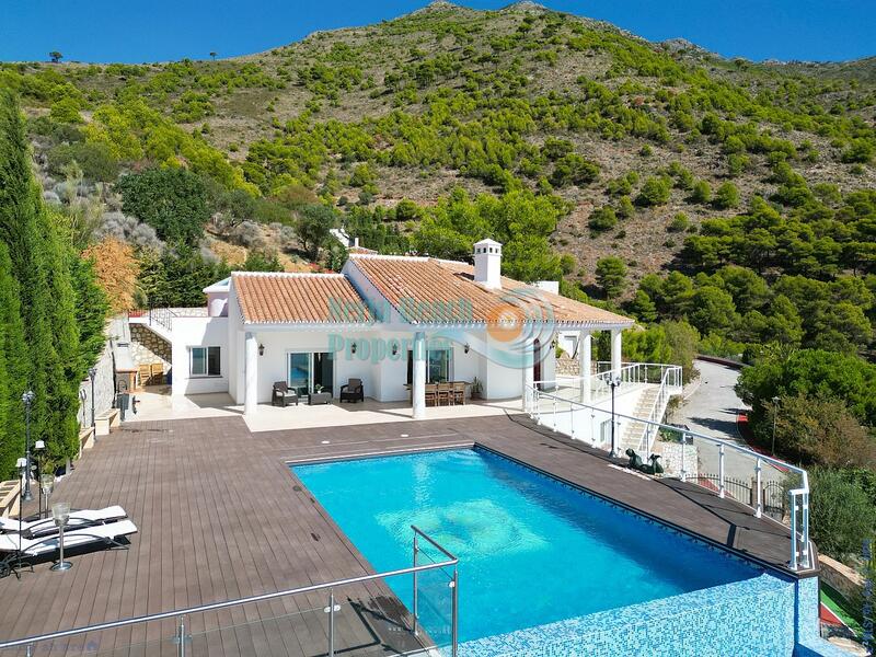 Villa for sale in Mijas, Málaga